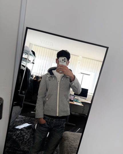 CRESTBRIDGE "MINIMAL CREST" ZIP HOODIE (S)