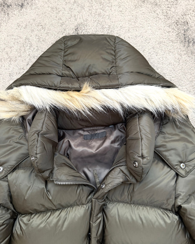 UNIQLO "FROSTLINE NOMAD" PUFFER