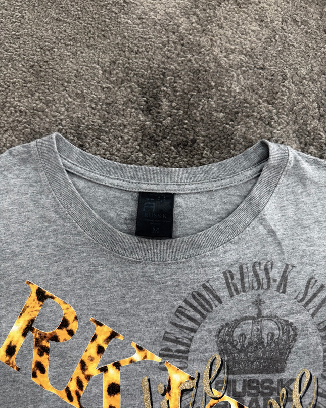RUSS K "ROYAL SCRIPT" TEE (M)