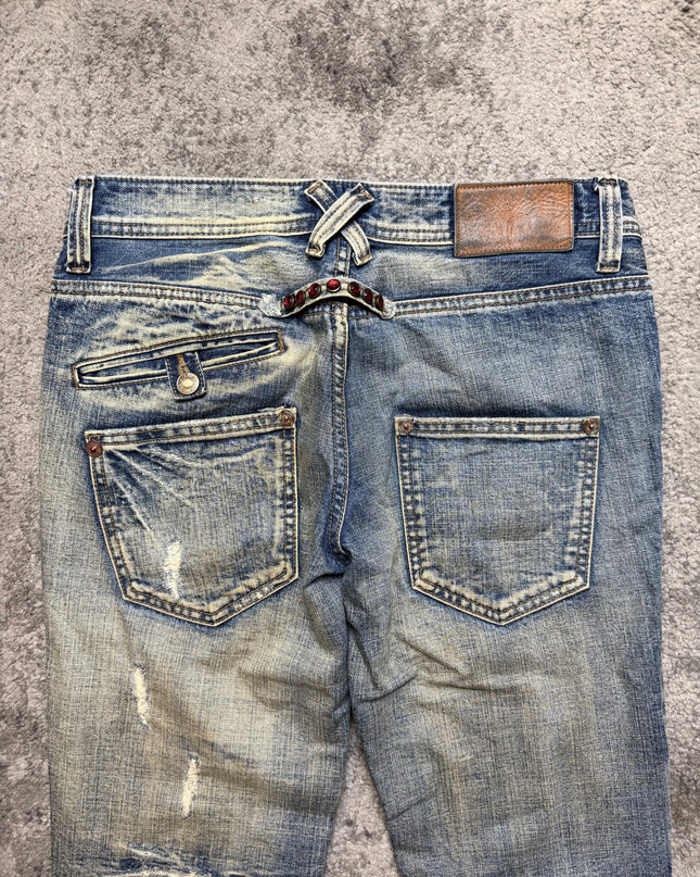O "FADED SILENCE" DENIM