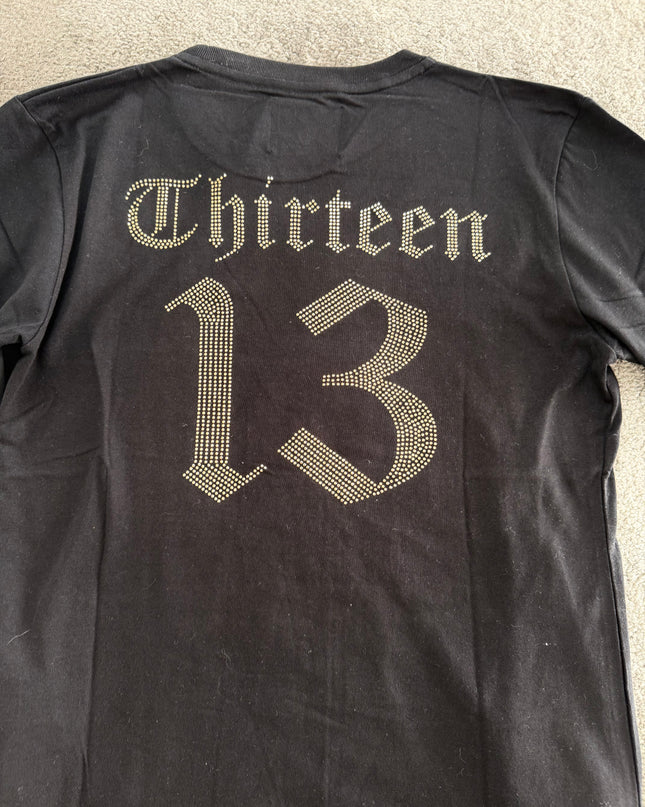 THIRTEEN JAPAN "GOTHIC SCRIPT" LONGSLEEVE (S-M)