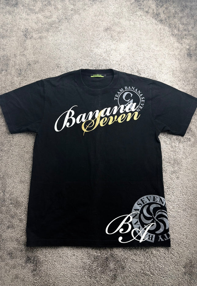 BANANA SEVEN "OVERSIZED SCRIPT" TEE (M)